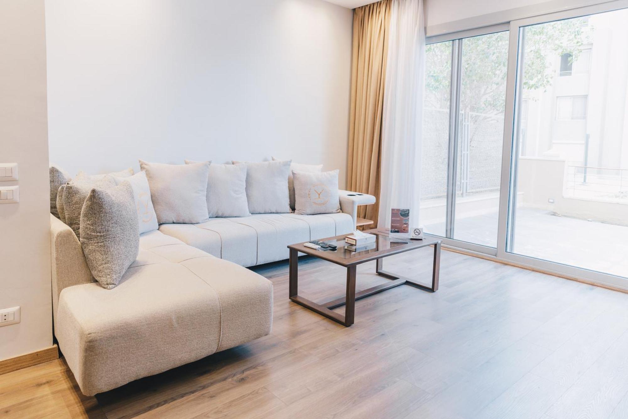 The Suites Near Auc By Elegant Caïro Buitenkant foto